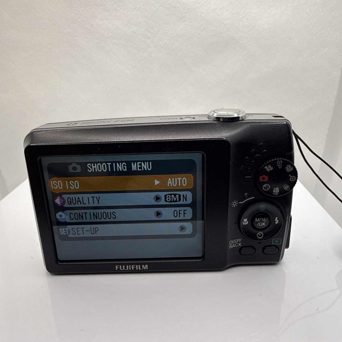 Fujifilm FinePix F480 Digital Camera 8.2MP Tested + Charger Battery Memory