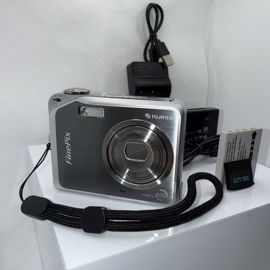 Digital Camera Fujifilm FinePix V10 5.1MP Tested Full Kit Excellent Condition