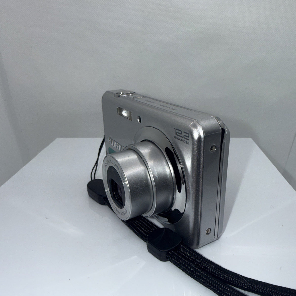 Fujifilm FinePix J30 Digital Camera 12.2 MP Tested Working Full Kit Ready To Use