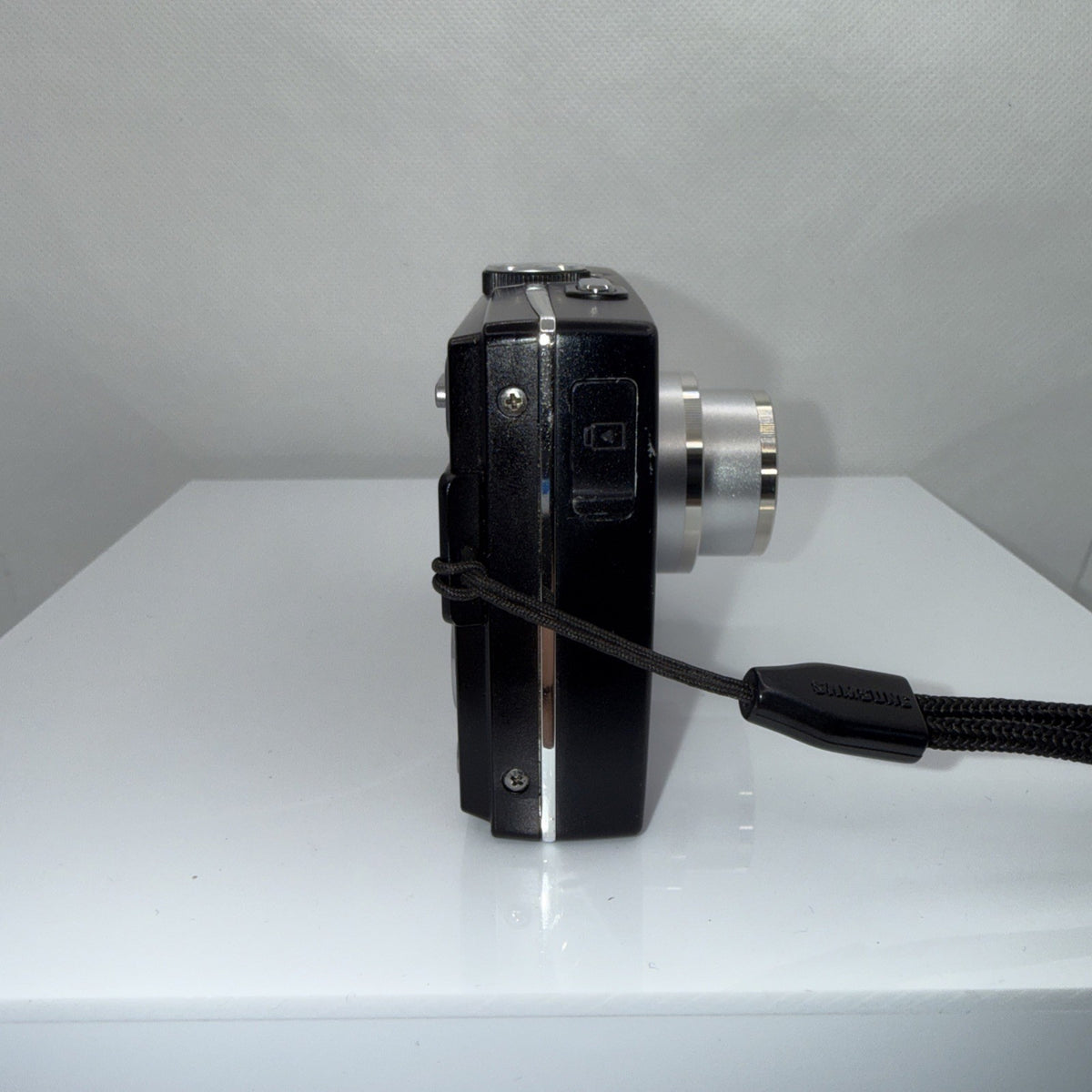 Digital Camera Samsung L100 8.2MP Tested Full Kit Charger Battery 4GB SD Case