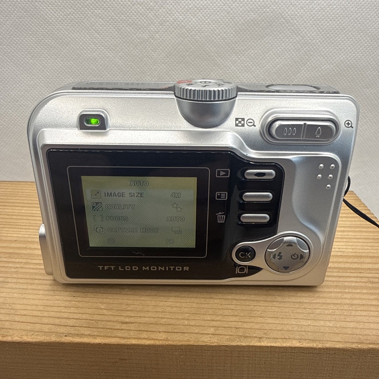 Vivitar Silver Vivicam 4345 4.0MP Compact Vintage Digital Camera Tested + 2GB SD