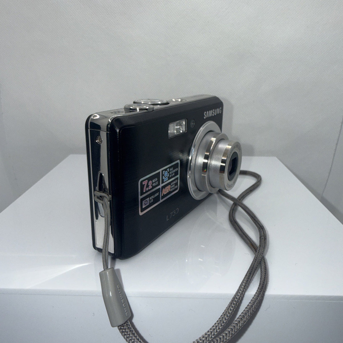 Samsung L730 7.2MP Digital Camera Tested Full Kit Charger Battery 4GB SD Card