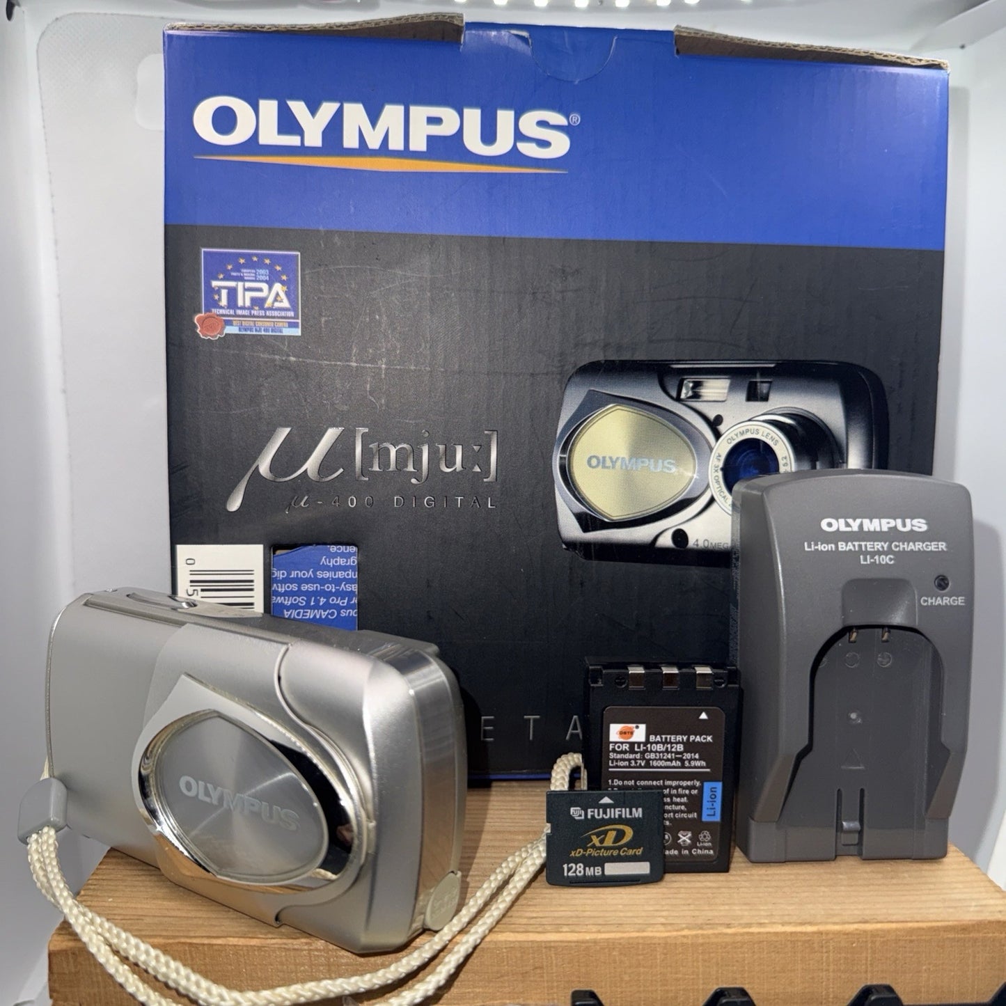Olympus MJU 400 4MP Digital Camera Boxed Tested + Charger Battery Memory & More