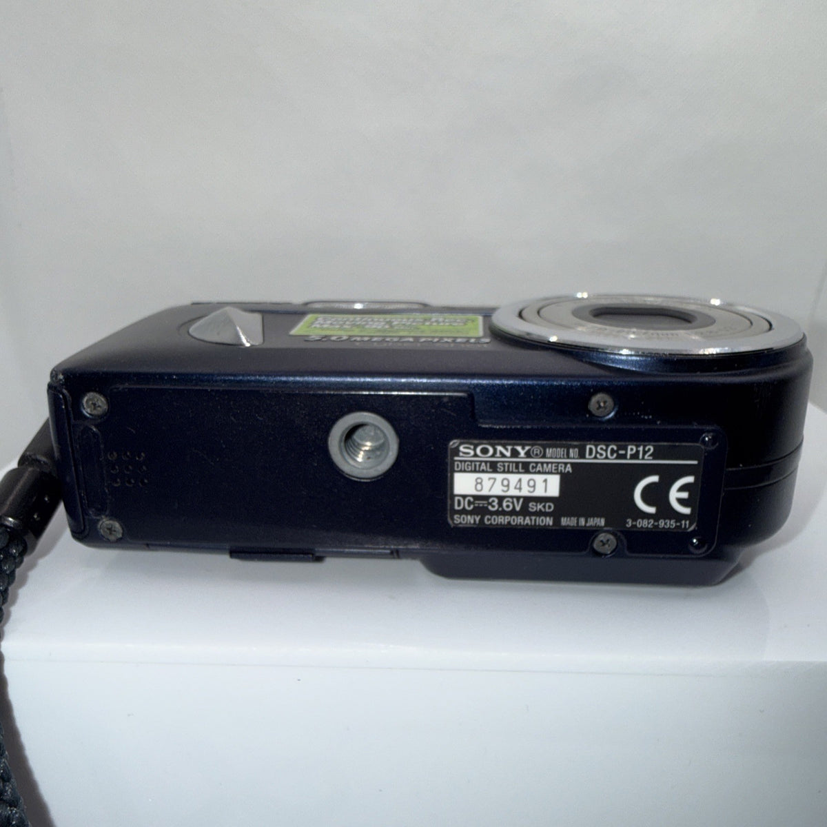 Sony Cybershot DSC-P12 5MP Digital Camera Tested + Charger Battery Memory