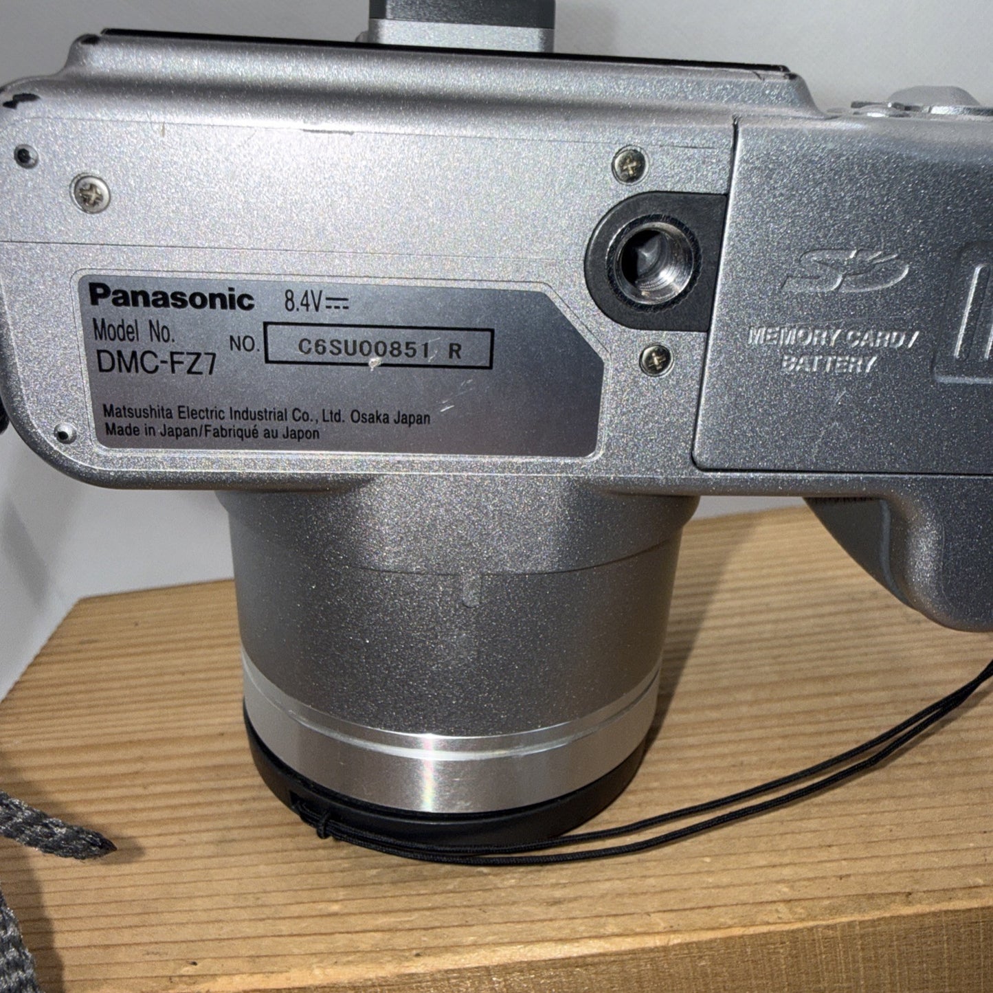 Panasonic Lumix DMC-FZ7 6.0MP Digital Camera Tested + Charger Battery 4GB SD