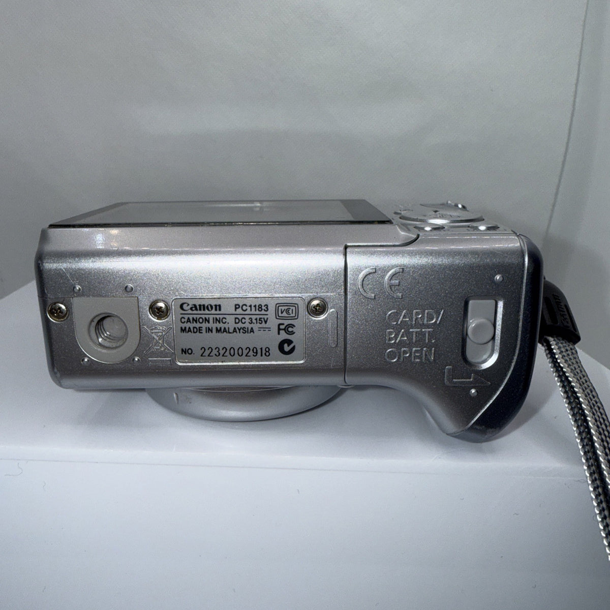Canon PowerShot A540 6MP Digital Camera Tested Working + Charger Batteries SD