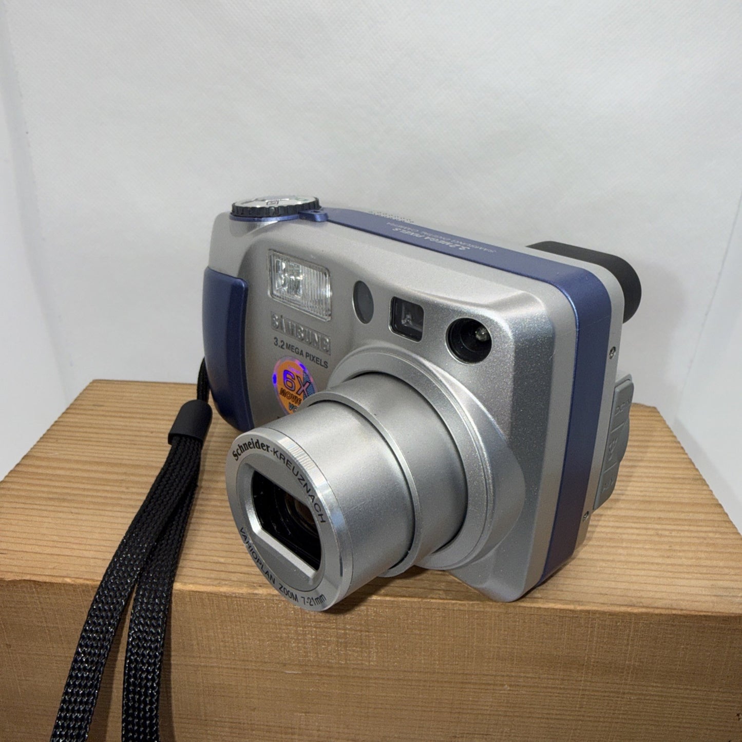 SAMSUNG DIGIMAX 350SE DIGITAL CAMERA 3.2MP TESTED + MEMORY AND FREE GIFTS RETRO