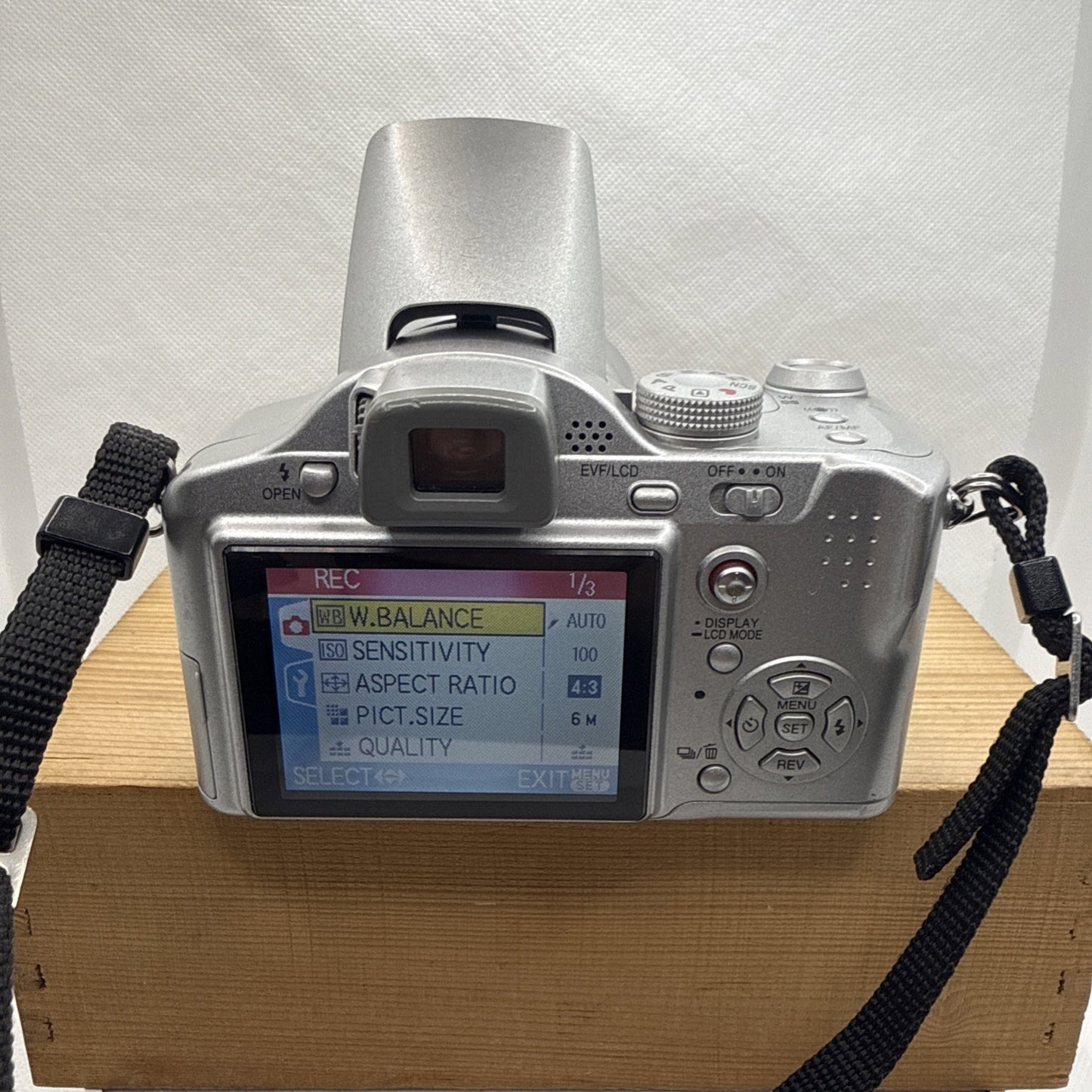 Panasonic Lumix DMC-FZ7 6.0MP Digital Camera Tested + Charger Battery 4GB SD