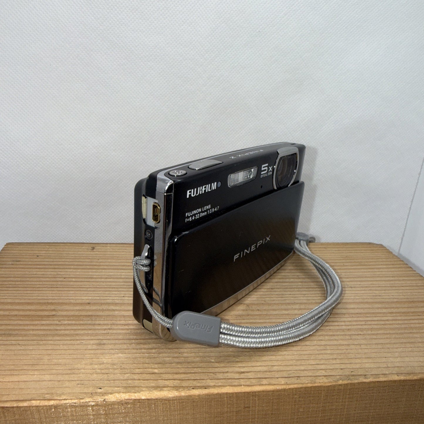 Fujifilm FinePix Z70 Digital Camera 12.2MP Tested + Charger Battery 4GB SD Card