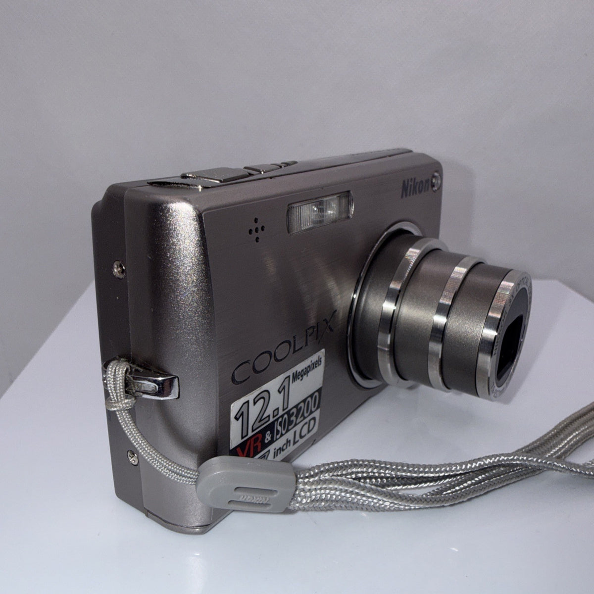 Nikon Coolpix S700 12MP Digital Camera Tested *Minor Screen Issue* + Accessories