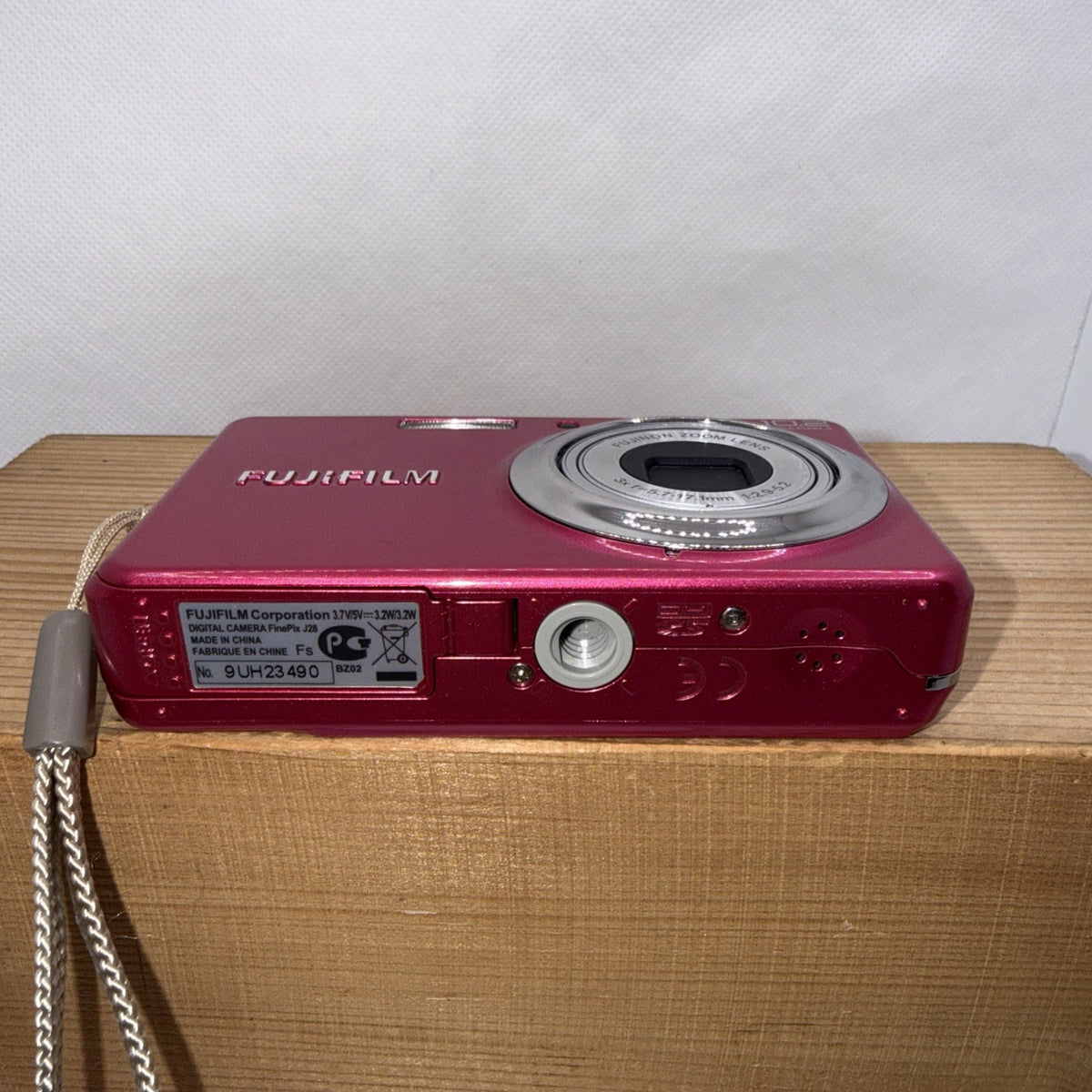Fujifilm FinePix J28 10.2MP Pink Digital Camera Working + Charger Battery 16GB