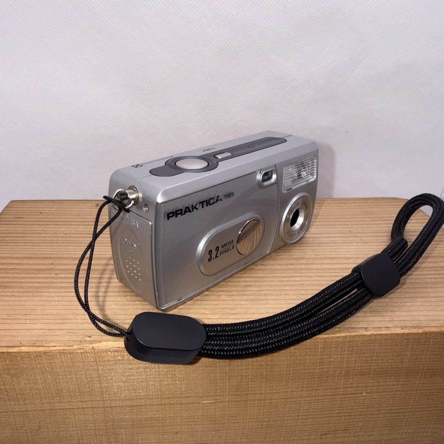 Praktica Mini 3.2MP Digital Camera Tested & Fully Working + 128MB SD Card
