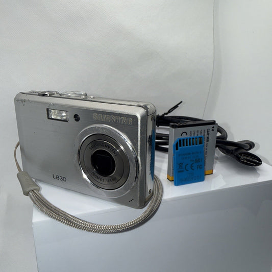Samsung L830 Digital Camera 8.1MP Tested *Some Dead Pixels On LCD Screen* Bundle