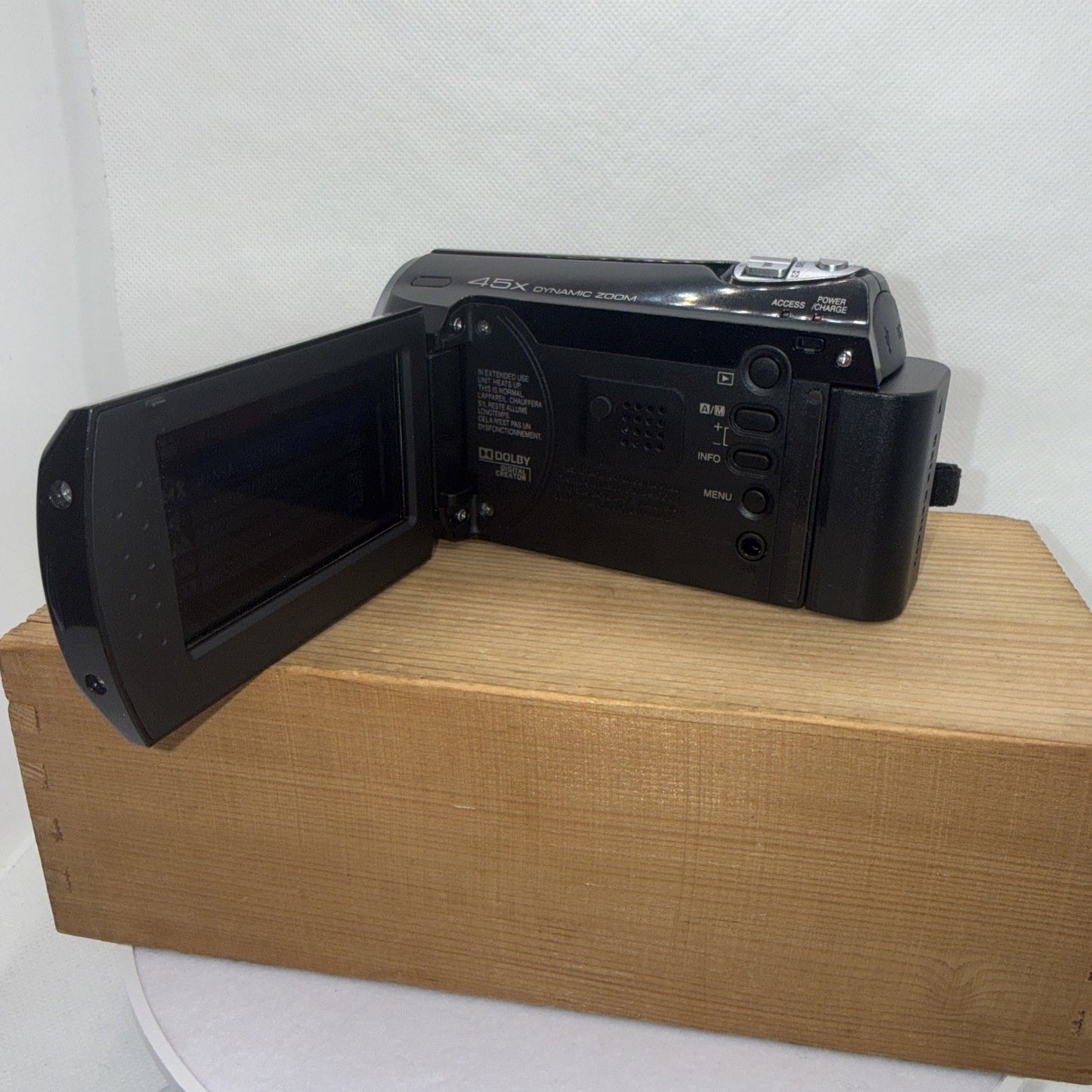 JVC Everio GZ-MS110BEK HD 45x Zoom Camcorder + Charger Battery SD Tested
