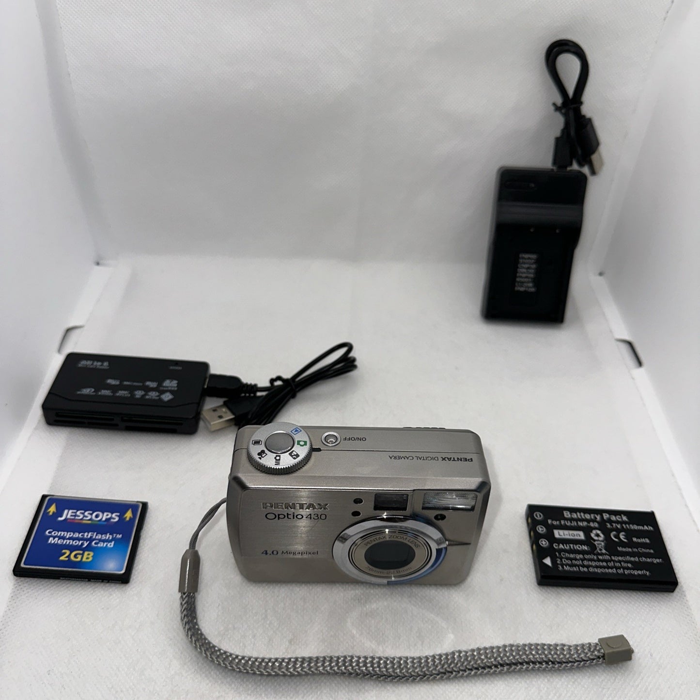 Vintage Pentax Optio 430 4MP Digital Camera Tested Plus Charger Battery Memory0