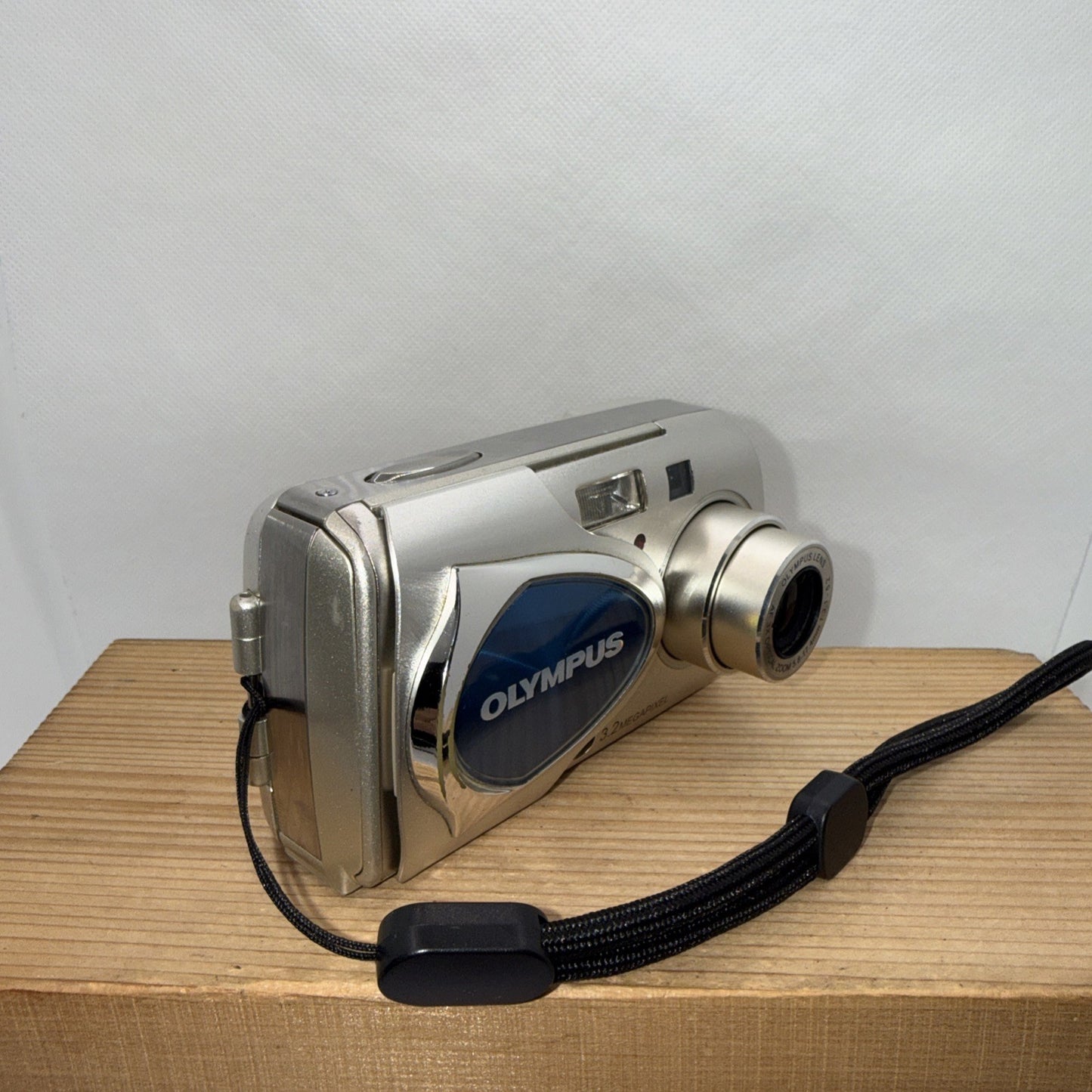 Olympus Digital Camera Mju 300 3.2MP Tested Boxed + Charger Battery Memory Case