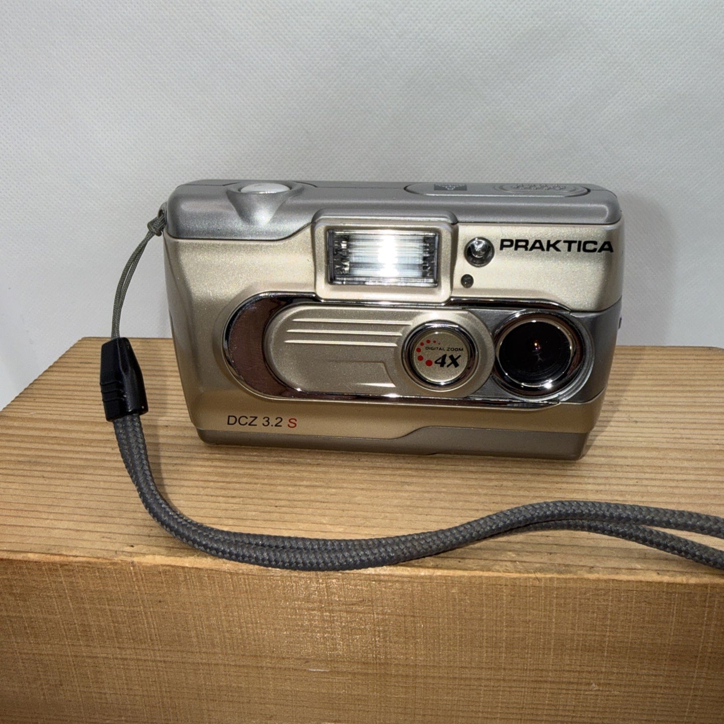 Praktica DCZ 3.2S 3.0MP Digital Camera (Tested Working)