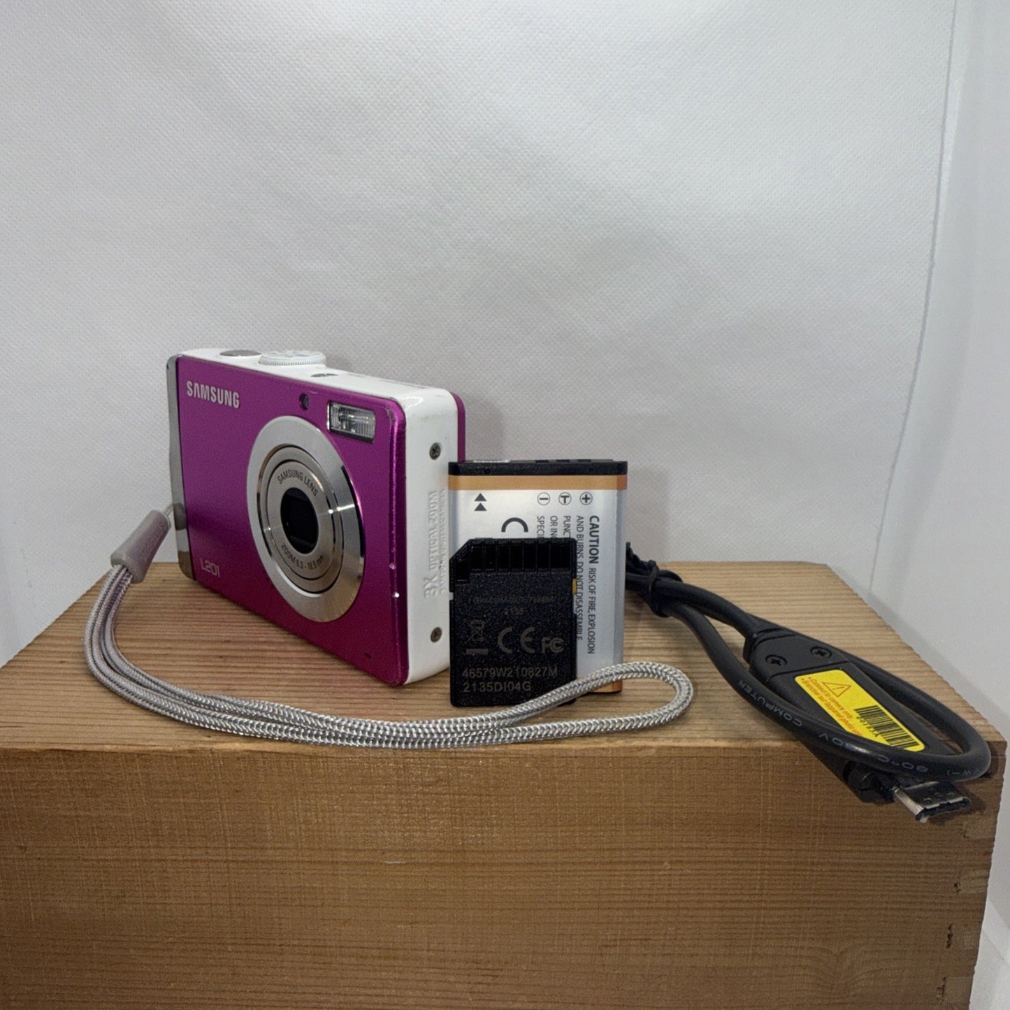 Samsung L201 10.2MP Pink Digital Camera Tested Working + Charger Battery 4GB SD