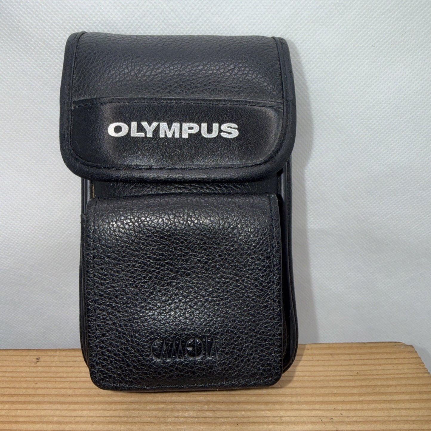 Olympus D-575 Zoom 3.2MP Digital Camera Tested + Memory Card USB Cable Case