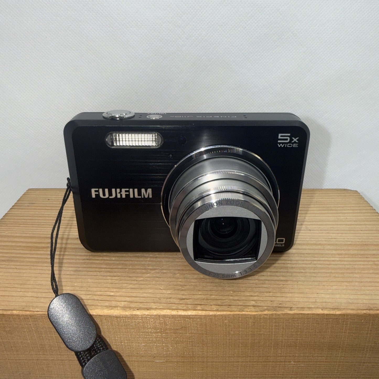 Fujifilm FinePix J110w 10.0MP Digital Camera Tested + Charger Battery Case 4GB