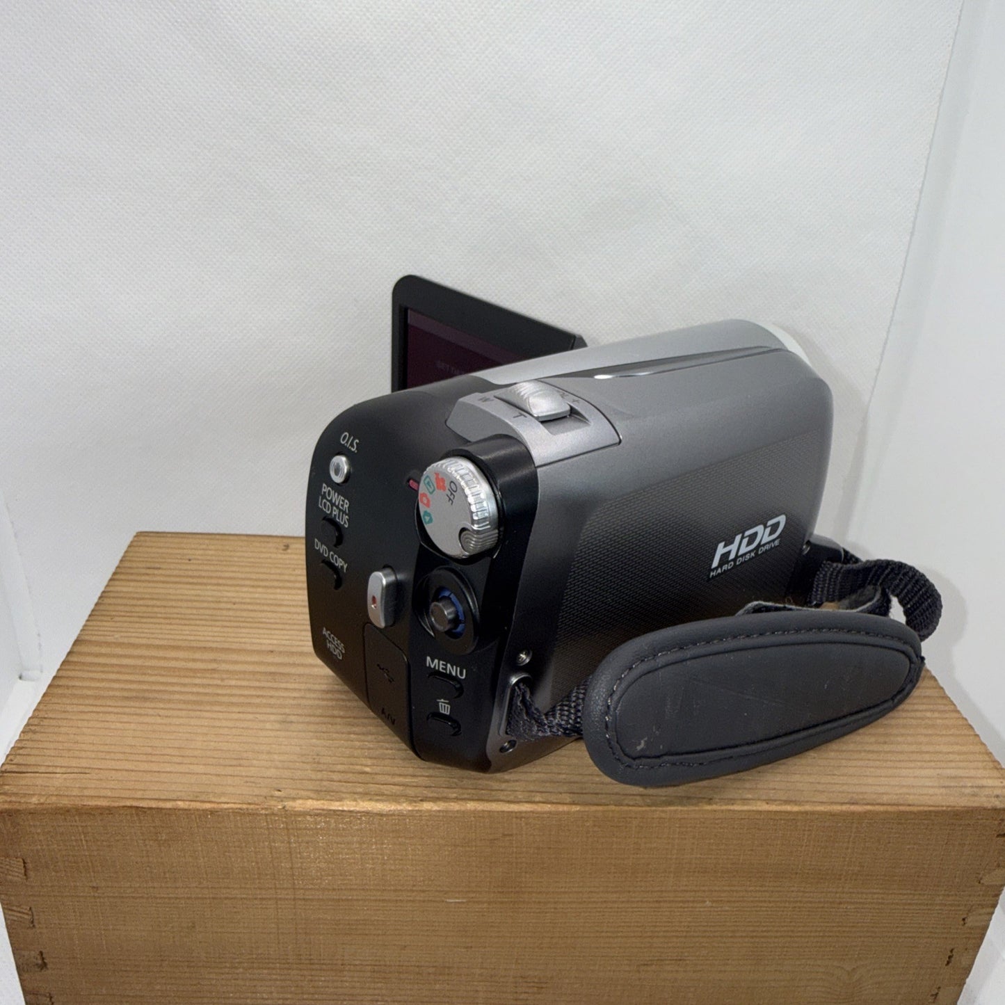 Panasonic SDR-H40 HDD 40GB HD Video Handycam Camcorder Tested + Accessories