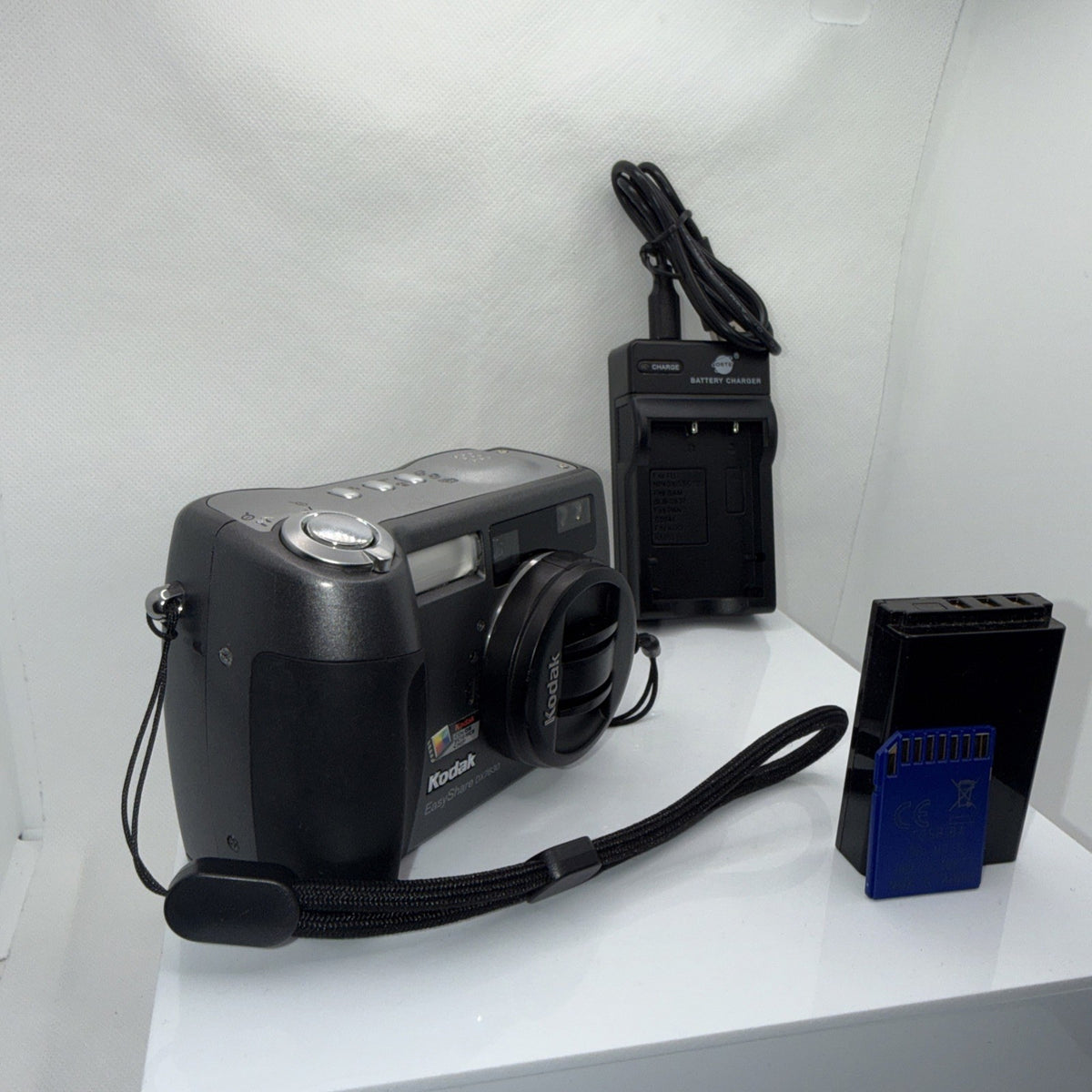 Kodak EasyShare DX7630 6.1MP Digital Camera Tested Working + Charger Battery 1GB