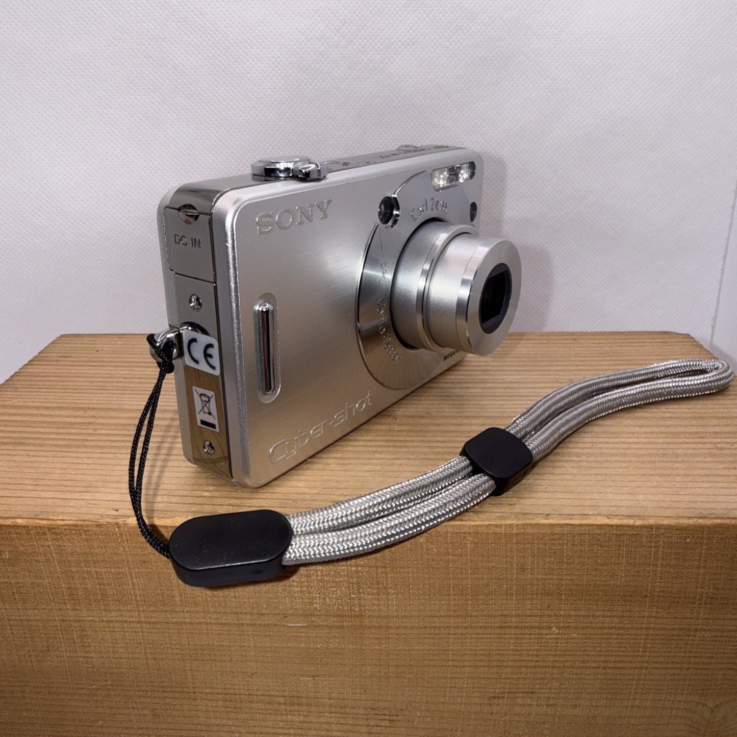 Sony Cyber-shot DSC-W50 6MP Digital Camera Tested + Charger Battery Memory