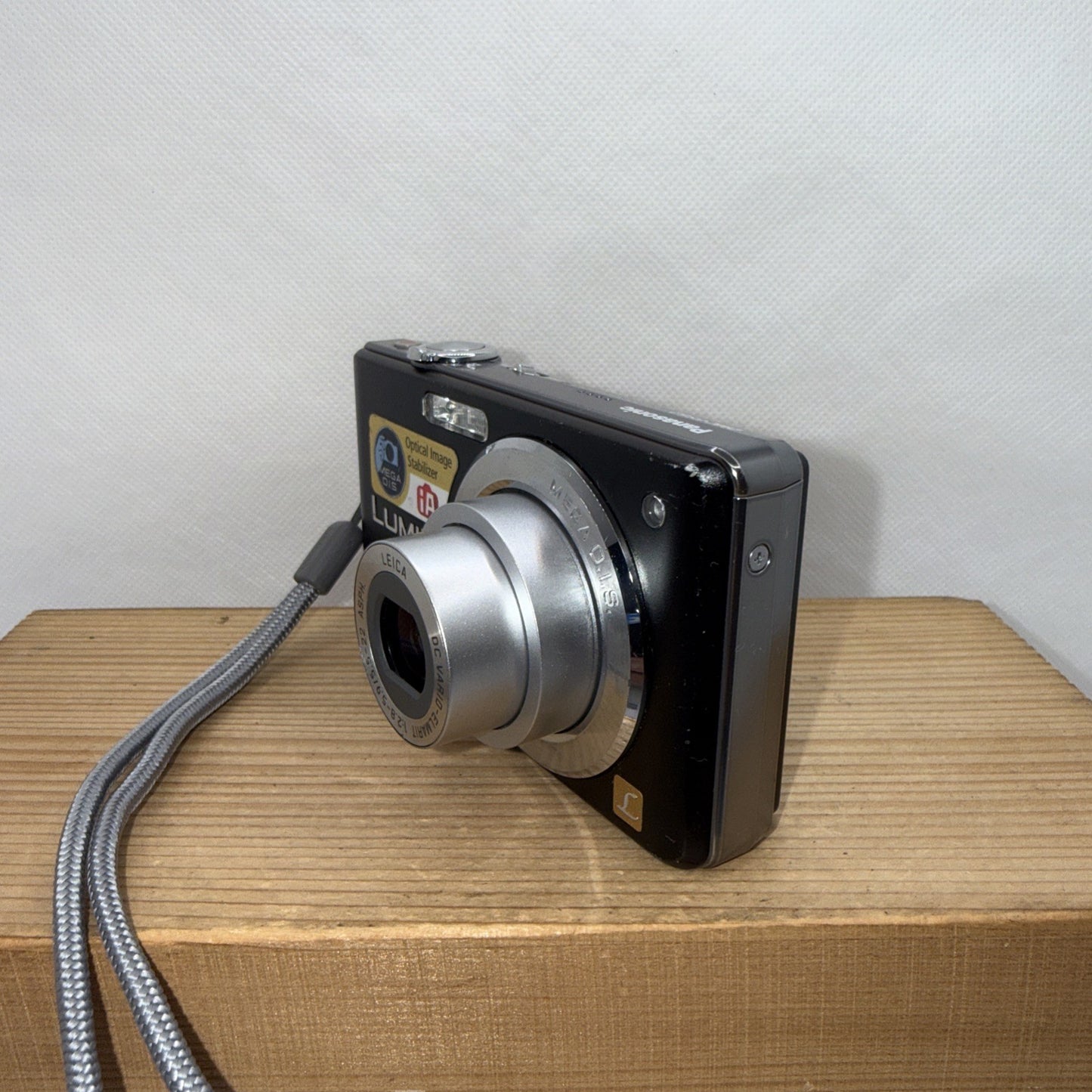 Panasonic Digital Camera Lumix DMC-FS62 10MP Tested + Charger Battery 4GB Case