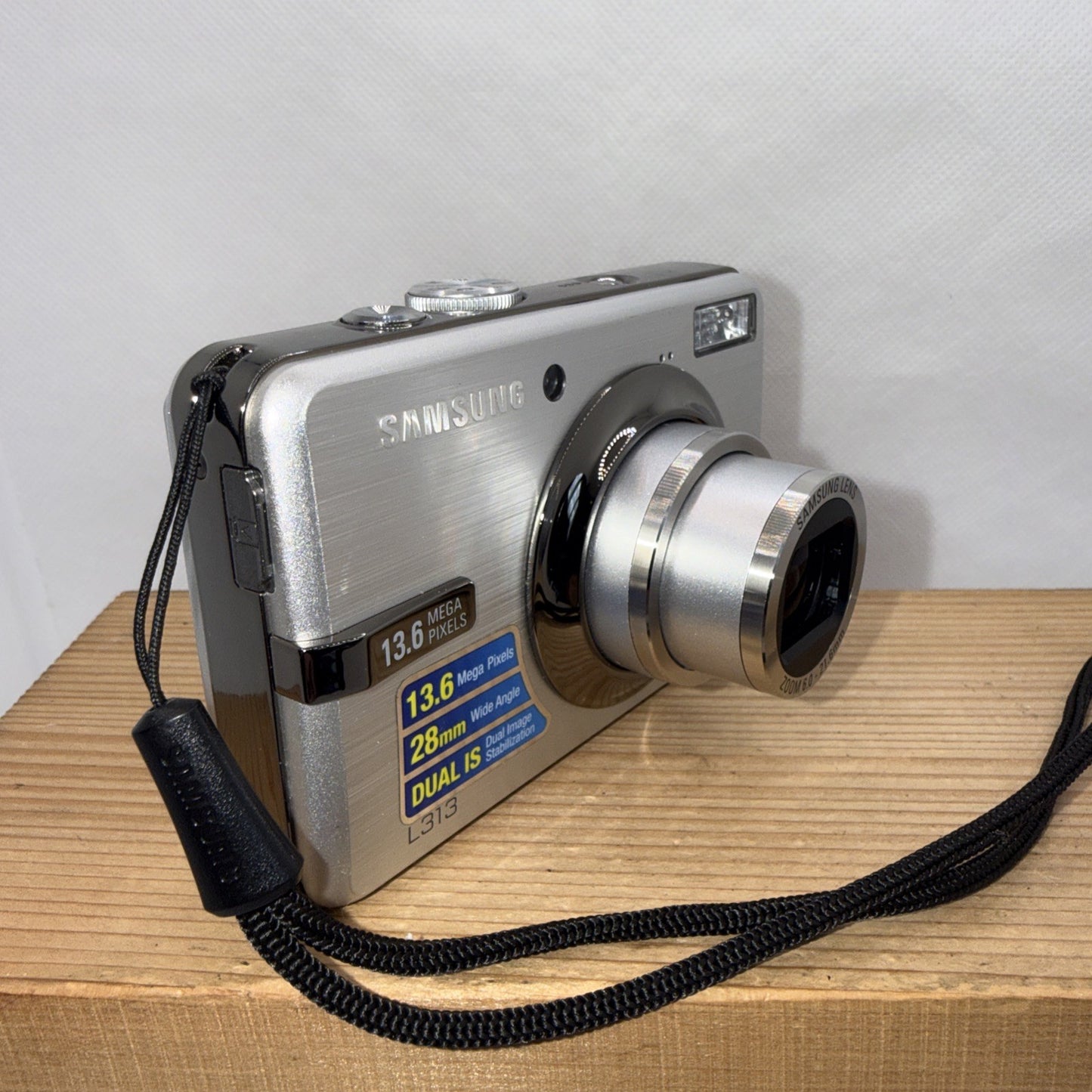 Samsung L313 13.6MP Digital Camera Tested + Charger Battery 4GB SD Card VGC