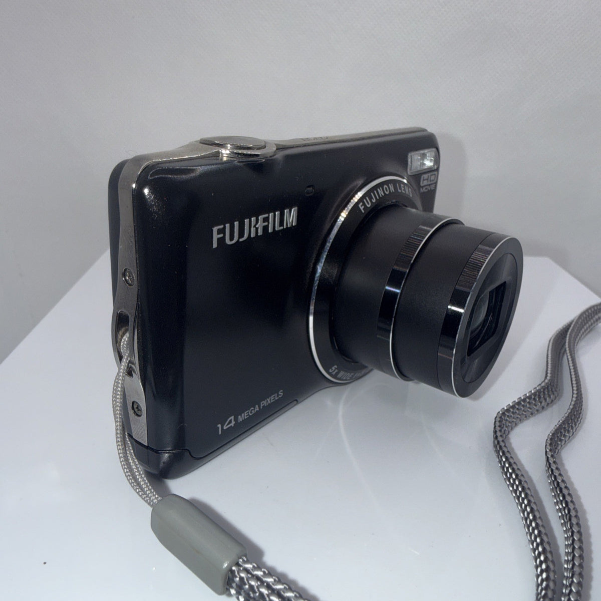 Fujifilm JX370 Digital Camera 14MP Tested Working + Charger Battery 4GB SD Card
