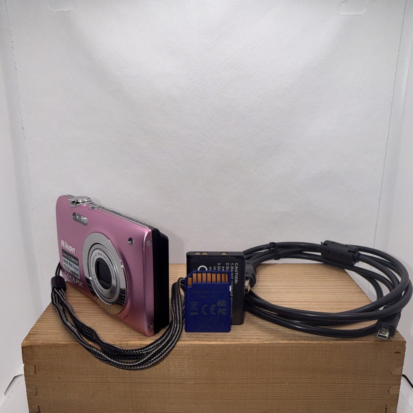 Nikon Coolpix S2500 12MP Pink Digital Camera Tested + Charger Battery 4GB SD Y2K