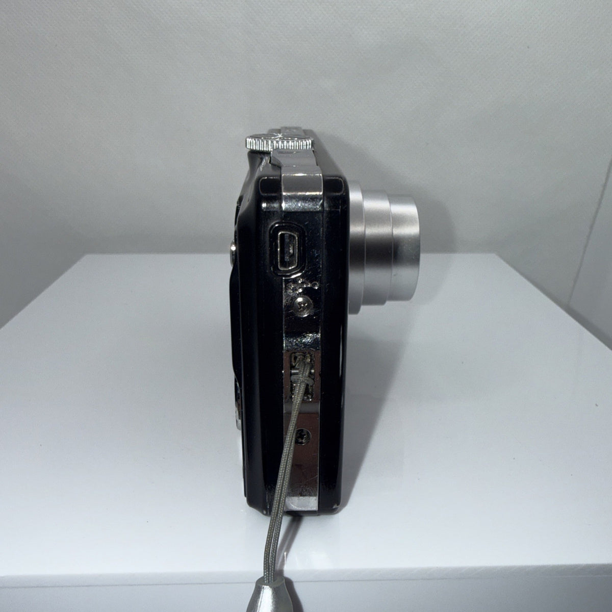 Digital Camera Kodak EasyShare M340 10.2MP Tested *Some Dead Pixels+ Accessories