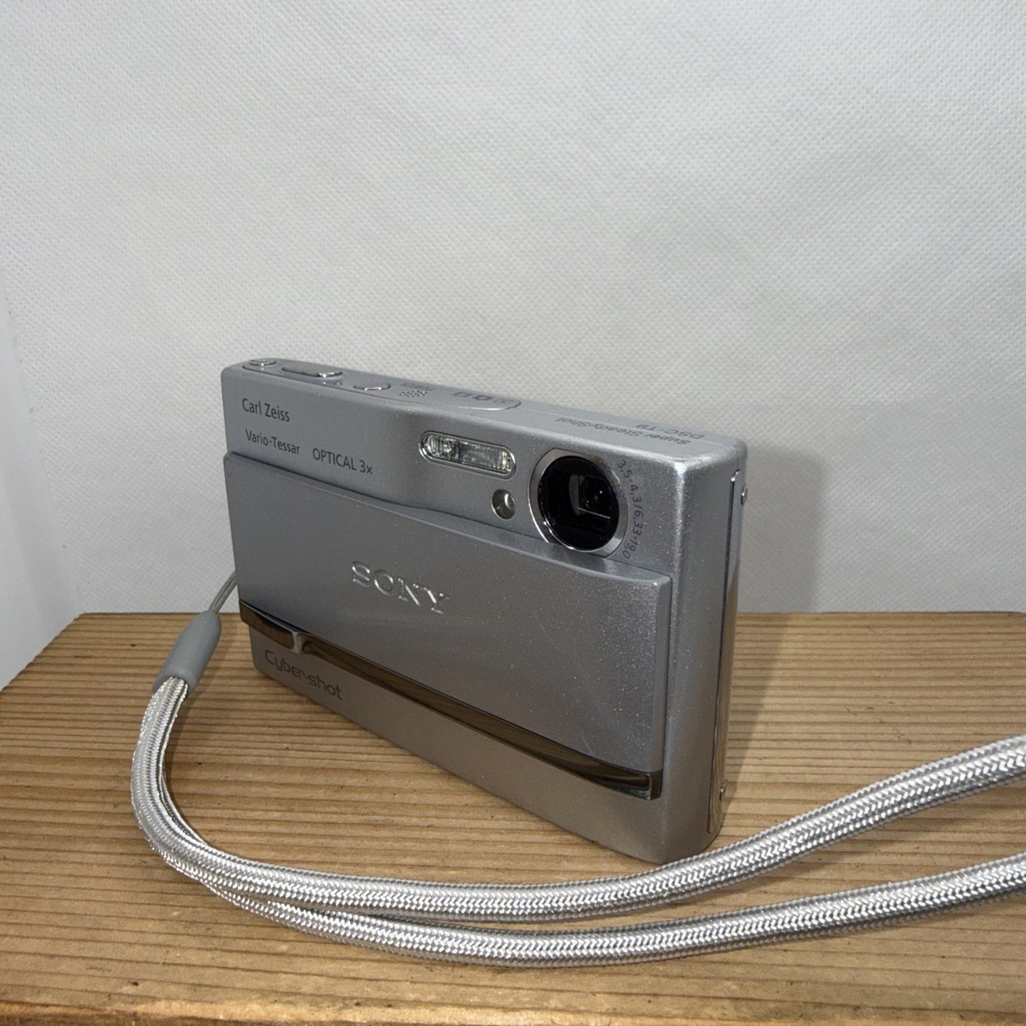 Sony Cyber-shot DSC-T9 Digital Camera 6MP Tested + Charger Battery Memory