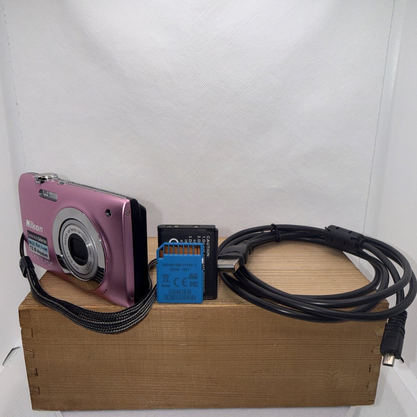 Nikon Coolpix S2500 12MP Pink Digital Camera Tested + Charger Battery 4GB SD