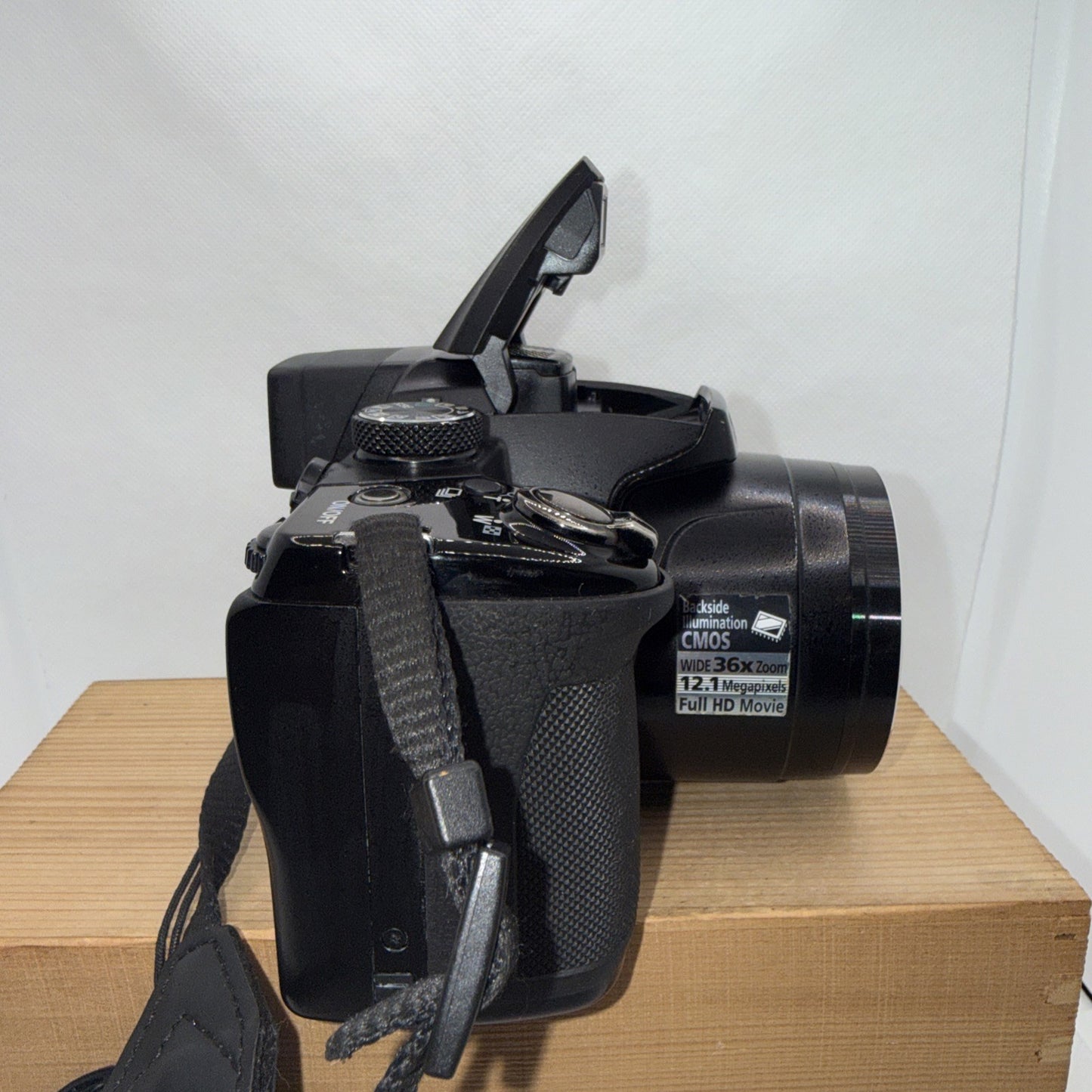 Nikon Coolpix P500 12.1MP Digital Camera 36x Zoom Tested + Charger Battery 4GB