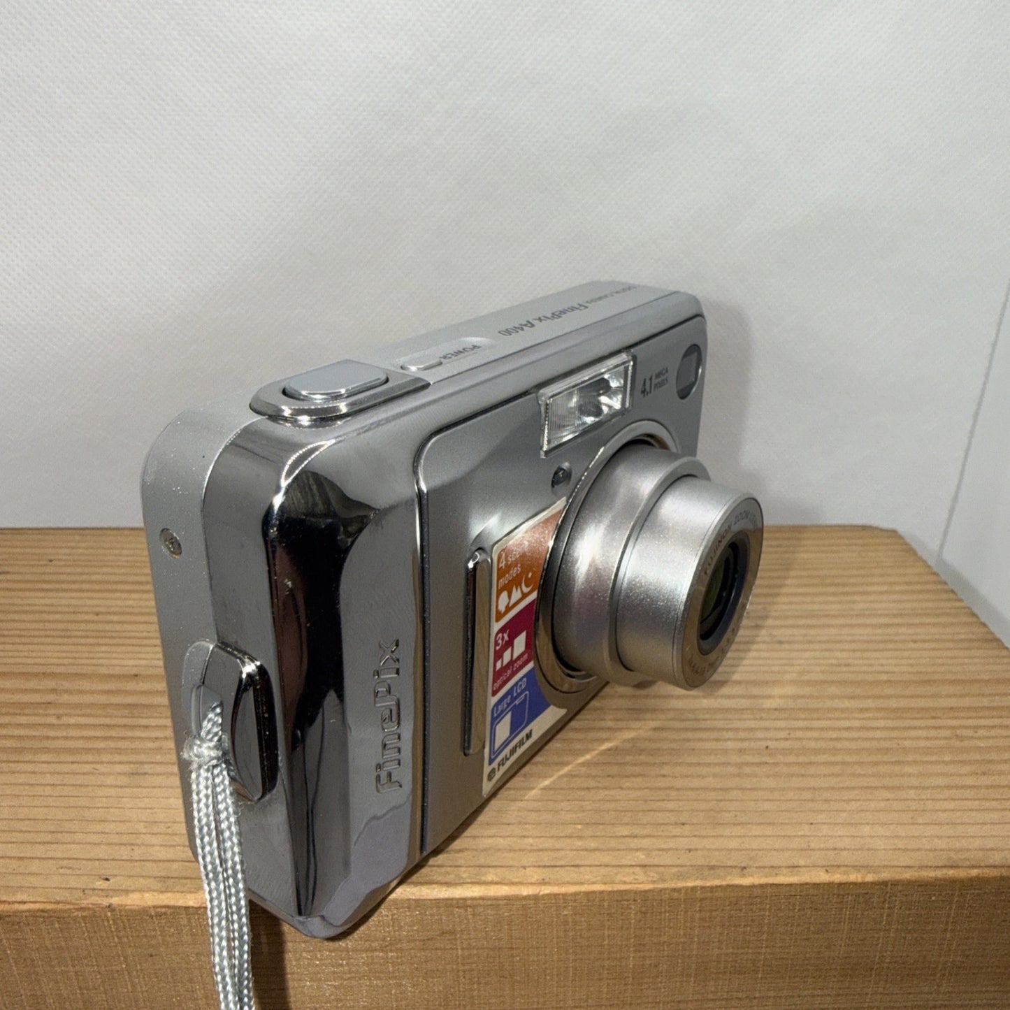 Fujifilm Finepix A400 4.1MP 3x Zoom Digital Camera Tested Working + 256MB XD