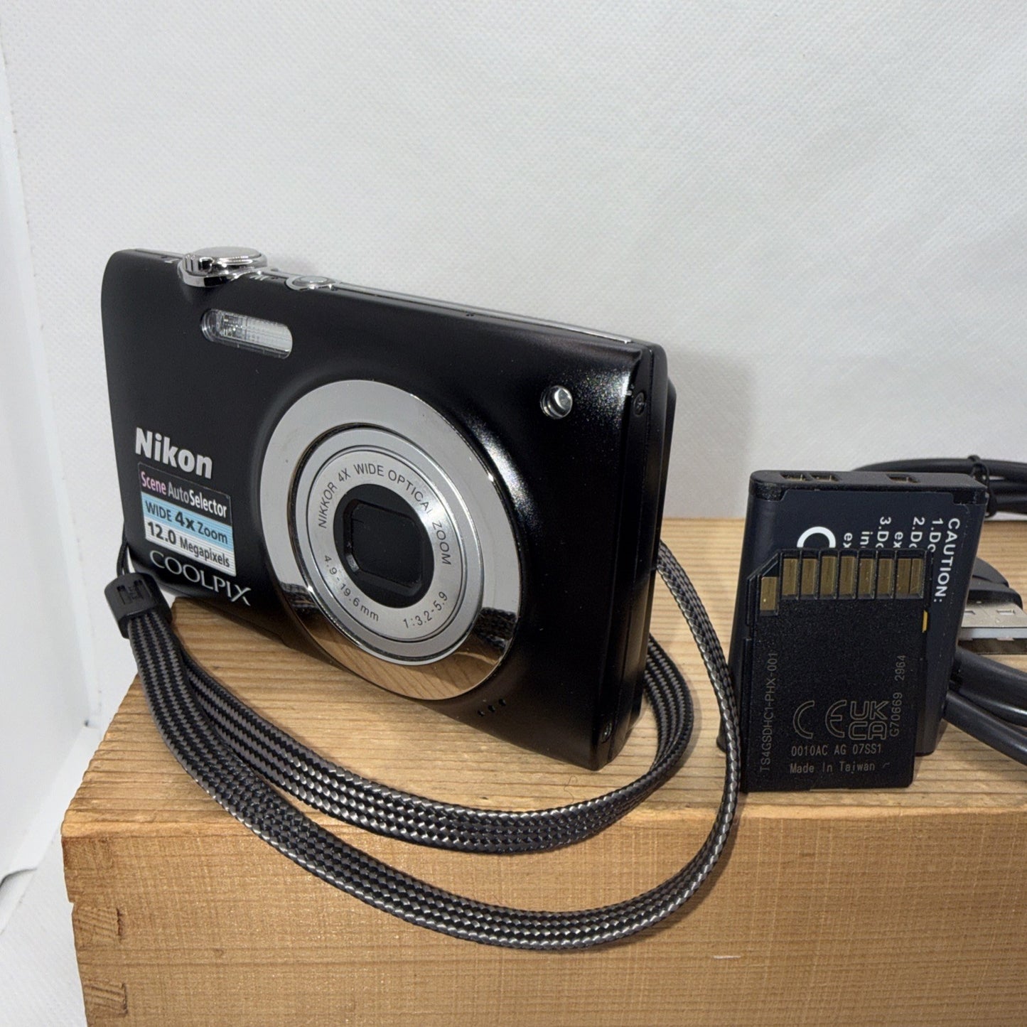 Nikon Coolpix S2500 12MP Digital Camera Tested + Charger Battery 4GB SD Card