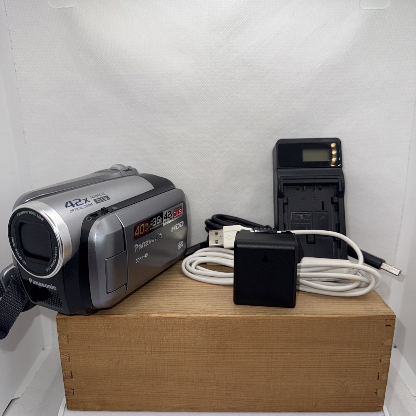 Panasonic SDR-H40 HDD 40GB HD Video Handycam Camcorder Tested + Accessories