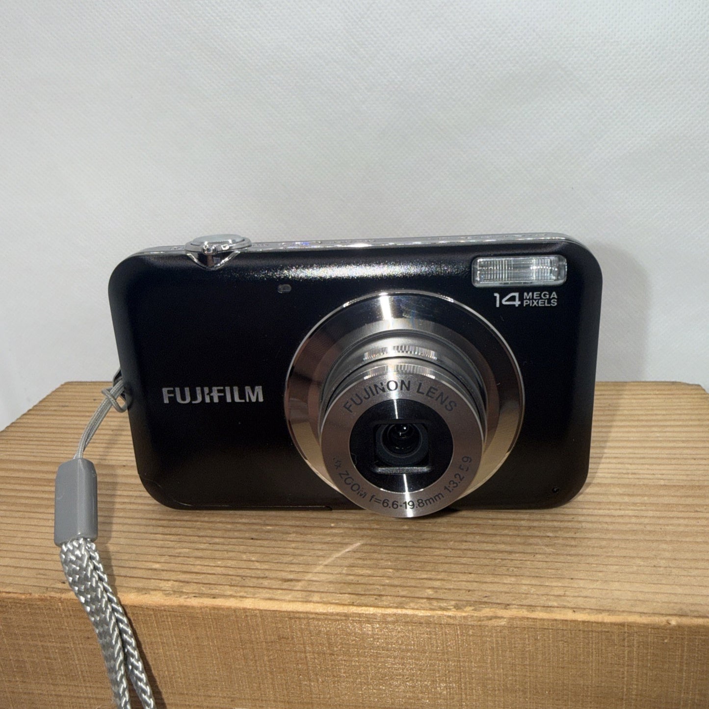 Fujifilm Digital Camera FinePix JV170 14MP Tested + Charger Battery 8GB SD Card