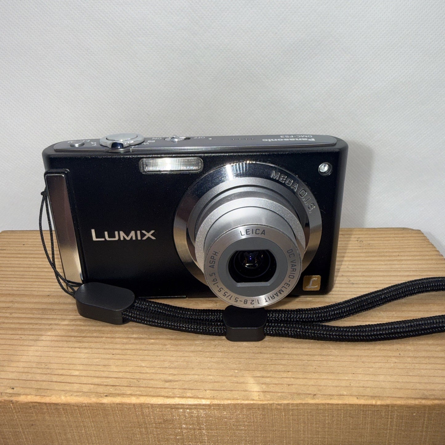 Digital Camera Panasonic Lumix DMC-FS3 8.1MP Tested + Charger Battery 4GB SD