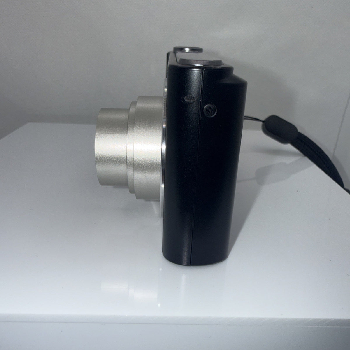 Sony Cybershot DSC-W800 20.1MP Digital Camera Tested + Charger Battery 4GB SD