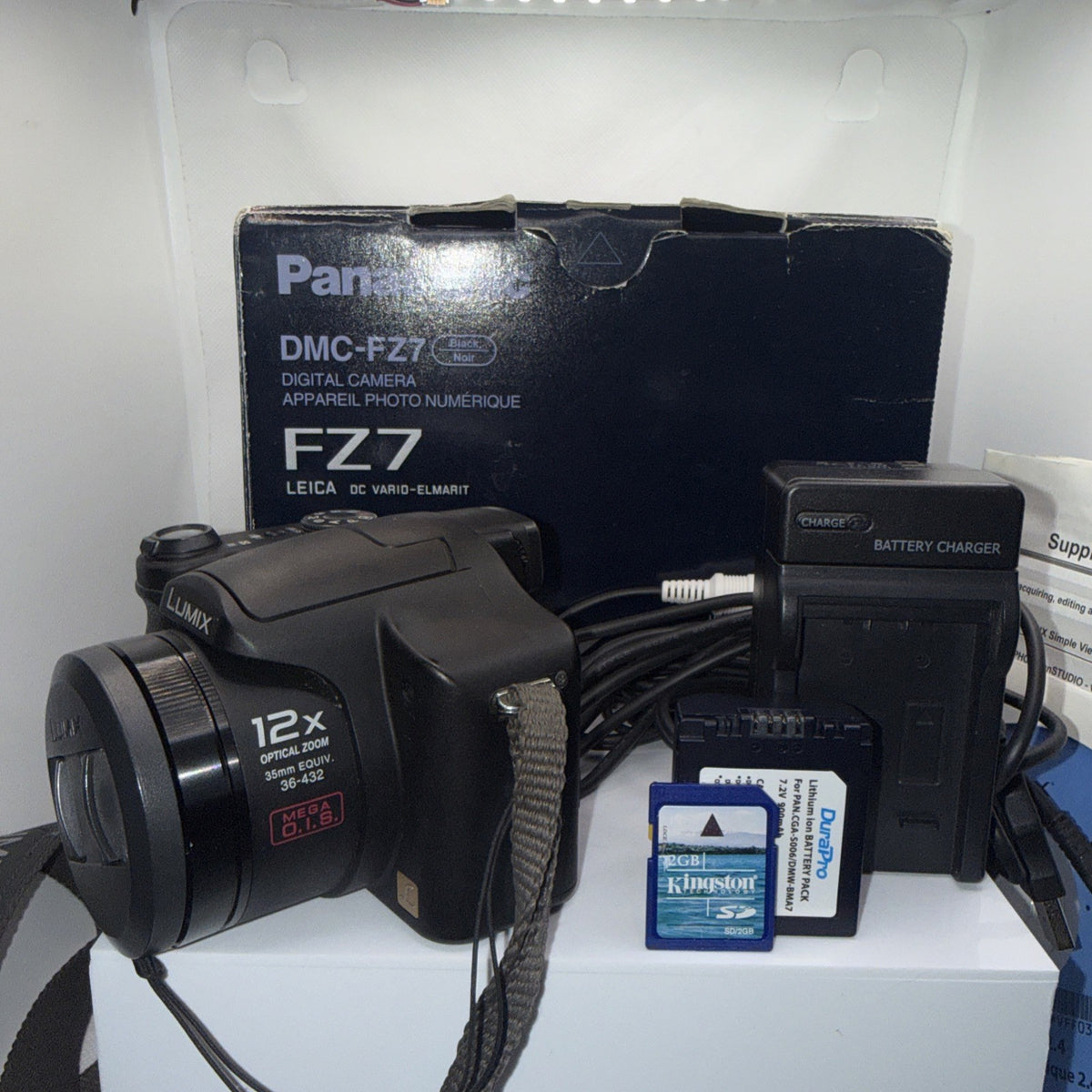 Digital Bridge Camera Panasonic Lumix DMC-FZ7 6MP Tested + Charger Battery 2GB