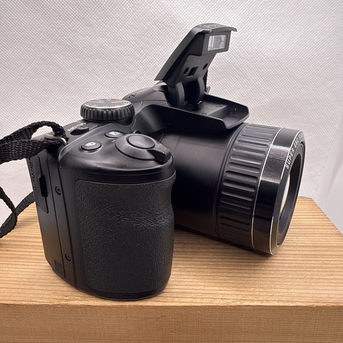 Fujifilm Finepix S4800 16MP Bridge Camera + Batteries Charger Bag 16GB SD VGC