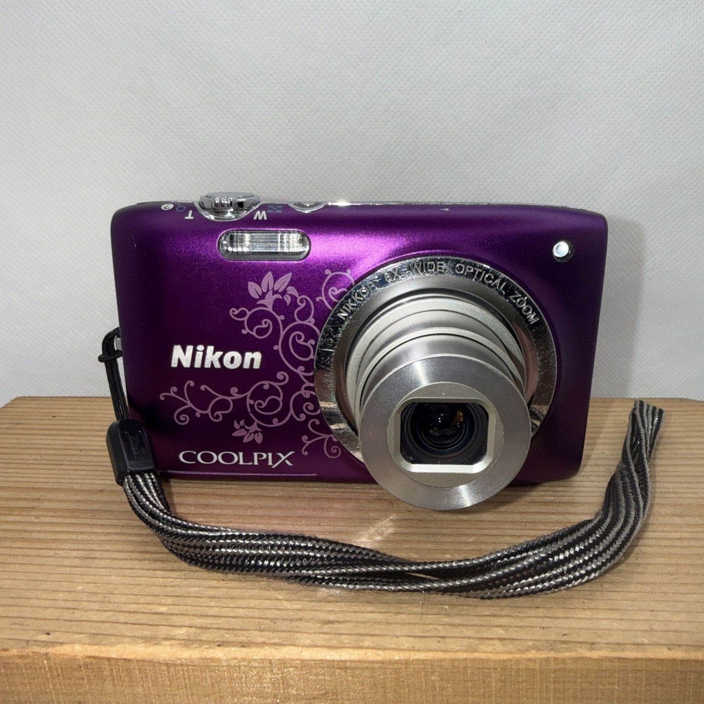 Nikon Coolpix S2700 16MP Purple Digital Camera Tested + Charger Battery 4GB Case