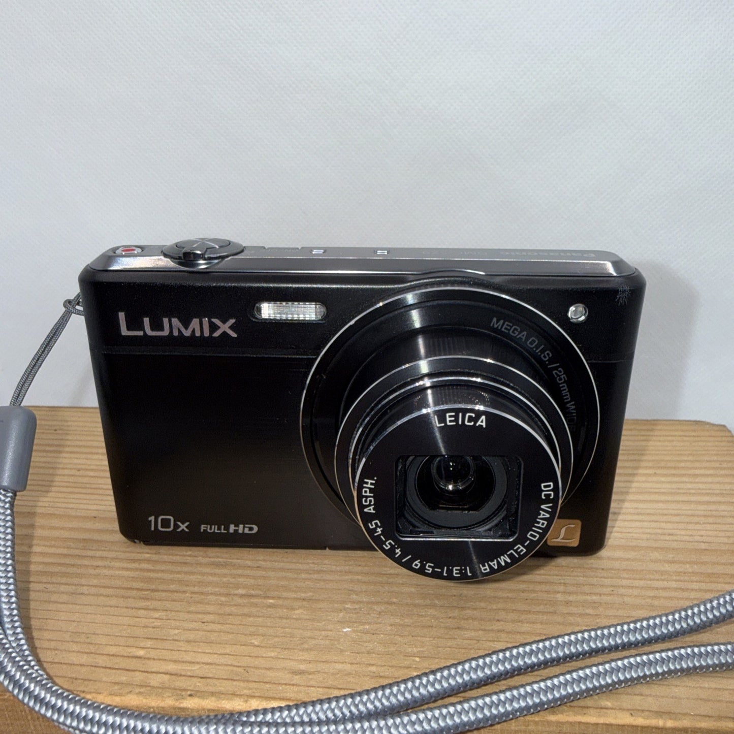 Panasonic LUMIX DMC-SZ9 16.1MP Digital Camera Tested + Charger Battery 32GB Case