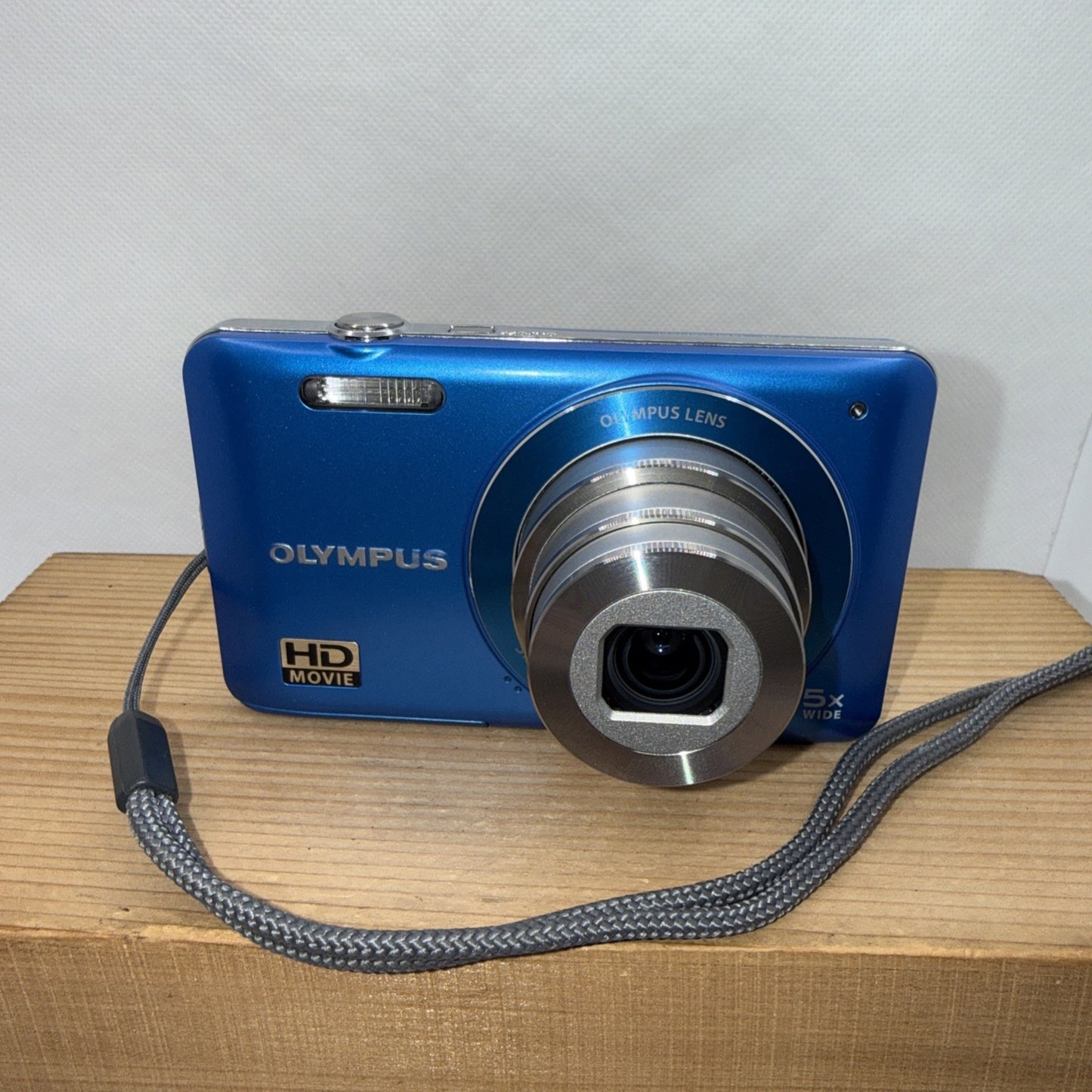 Olympus VG-120 14.0MP Digital Camera Tested + Charger Battery Case 4GB SD Card