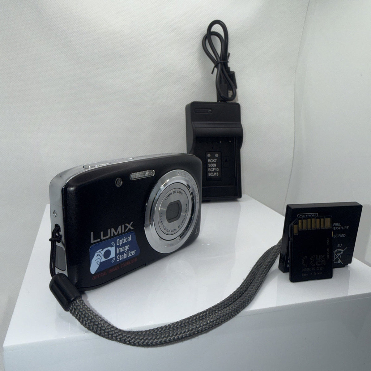 Panasonic Lumix DMC-S5 16.1MP Digital Camera Tested Full Kit Ready To Use VGC