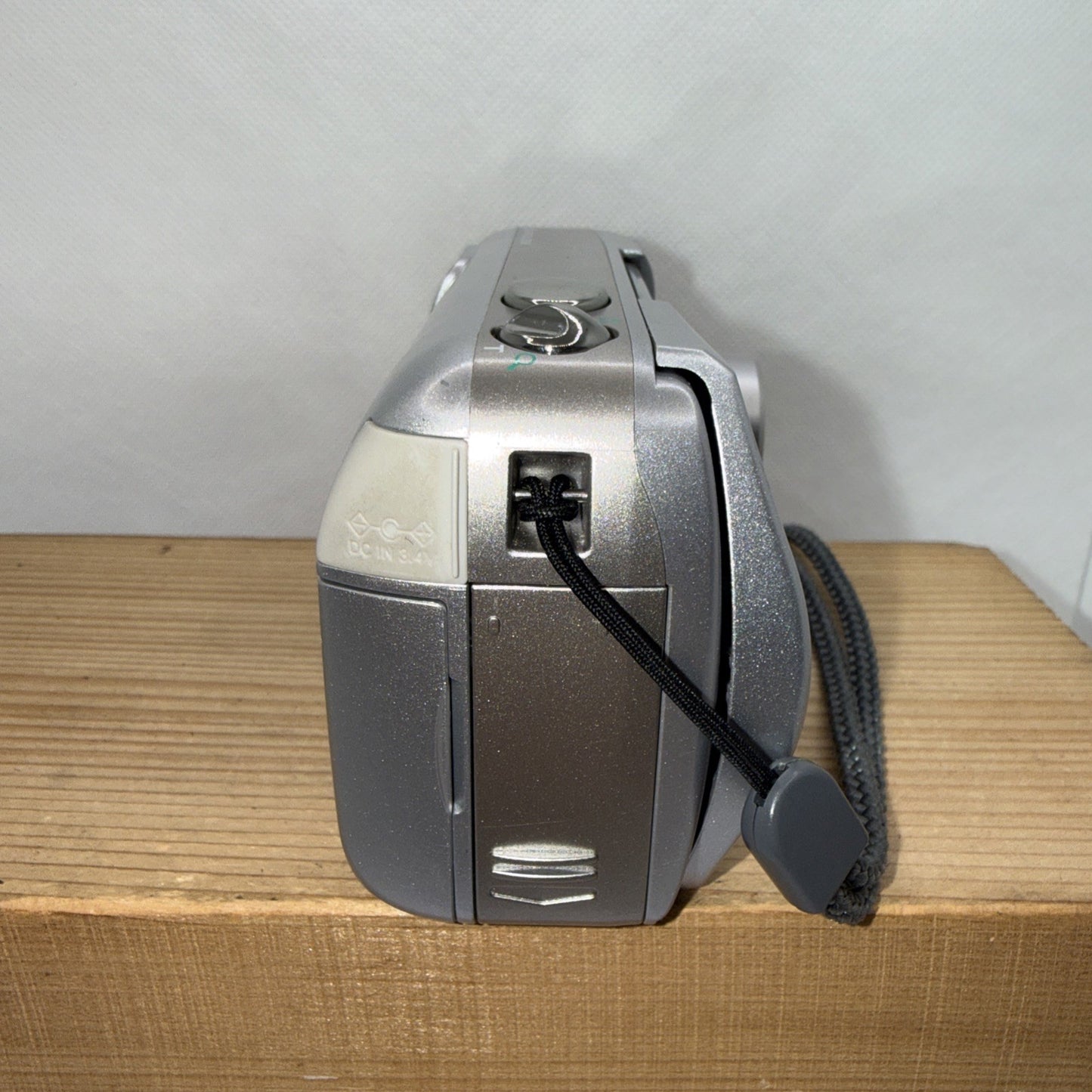 Olympus D-575 Zoom 3.2MP Digital Camera Tested + Memory Card USB Cable Case