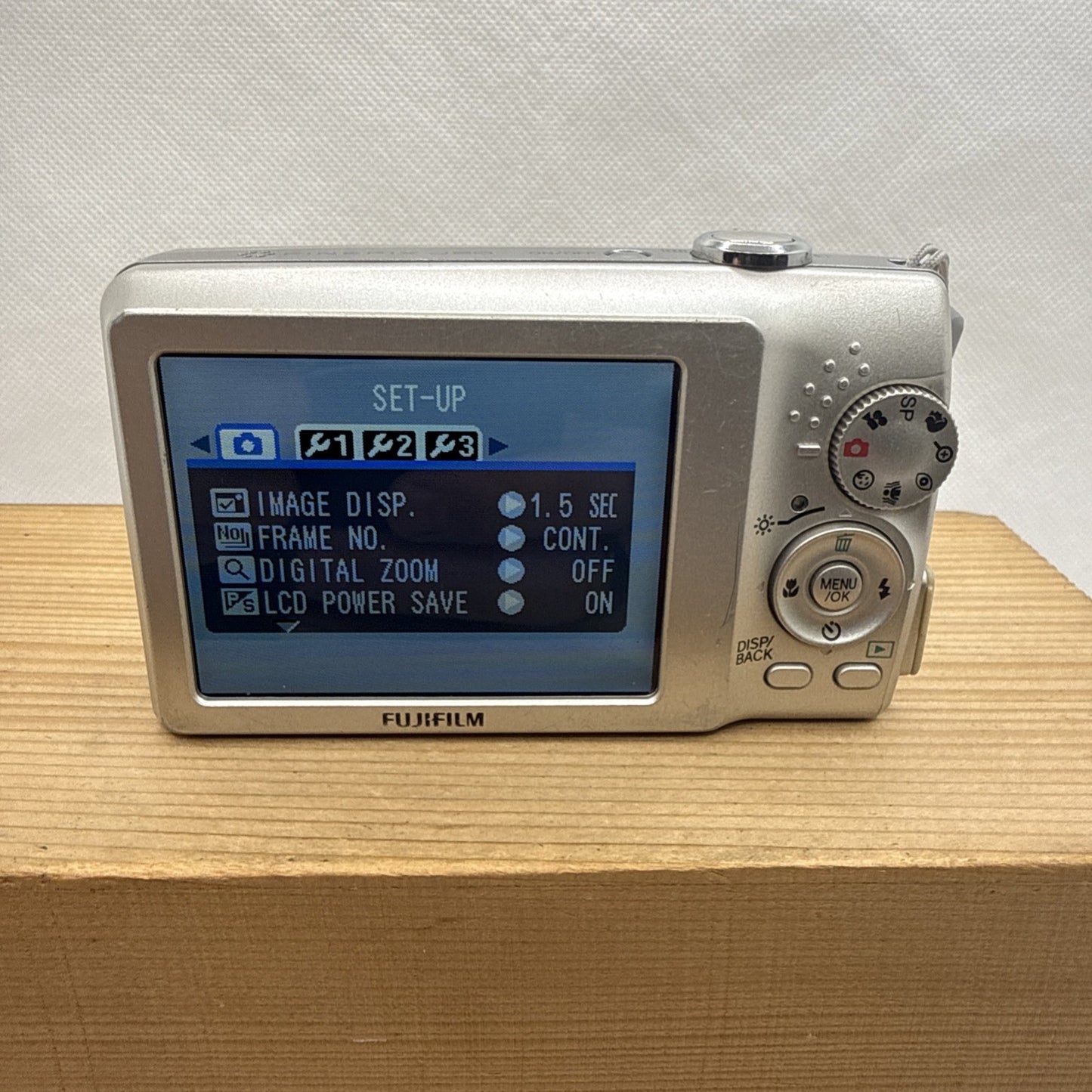 Fujifilm FinePix J Series J50 8.2MP Digital Camera Tested + Charger Battery 4GB