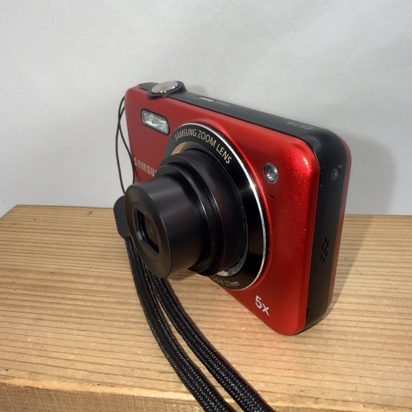 Samsung ES75 14.2MP Digital Camera Red Tested + Charger Battery 4GB SD Card
